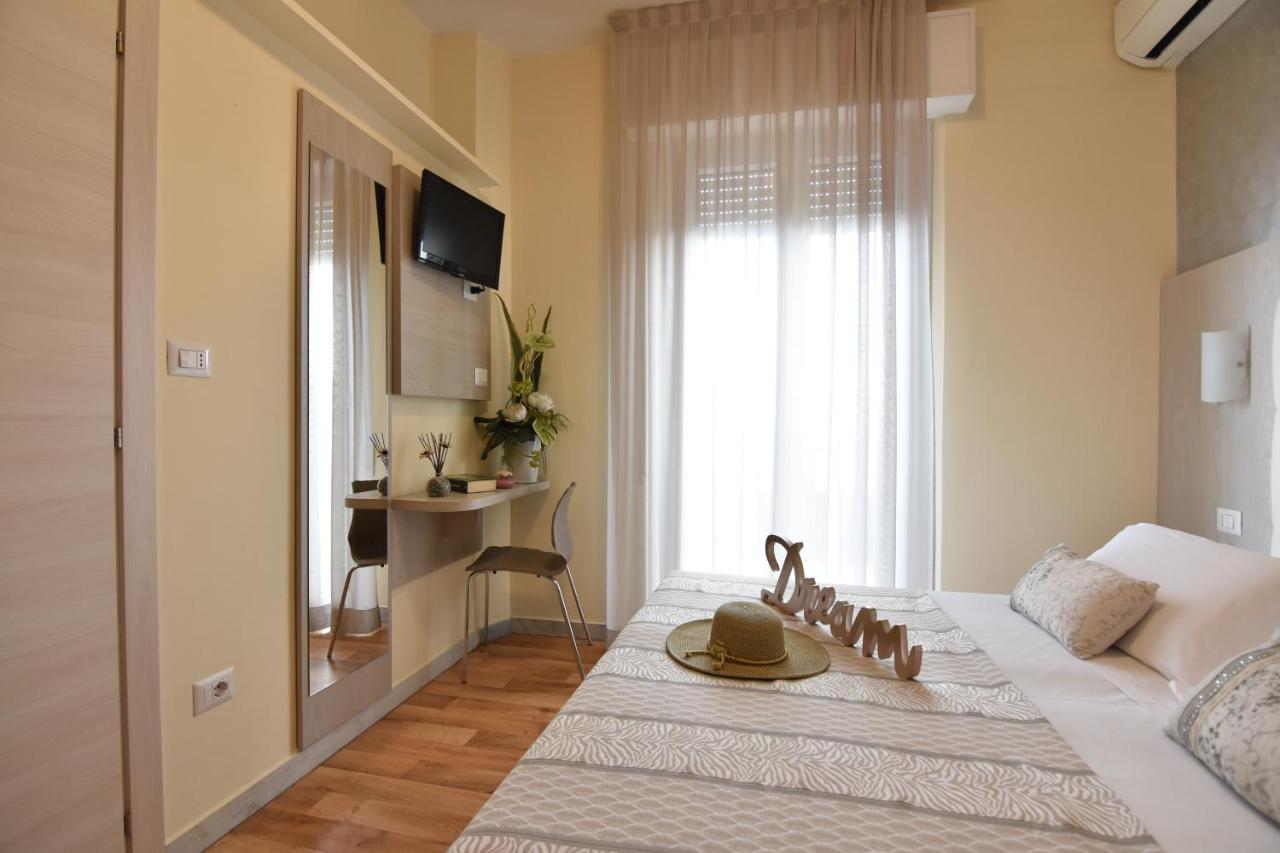Hotel Jumbo Rimini Esterno foto
