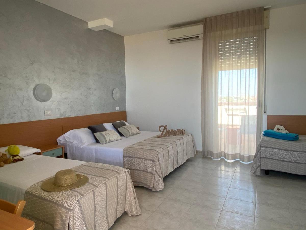 Hotel Jumbo Rimini Esterno foto