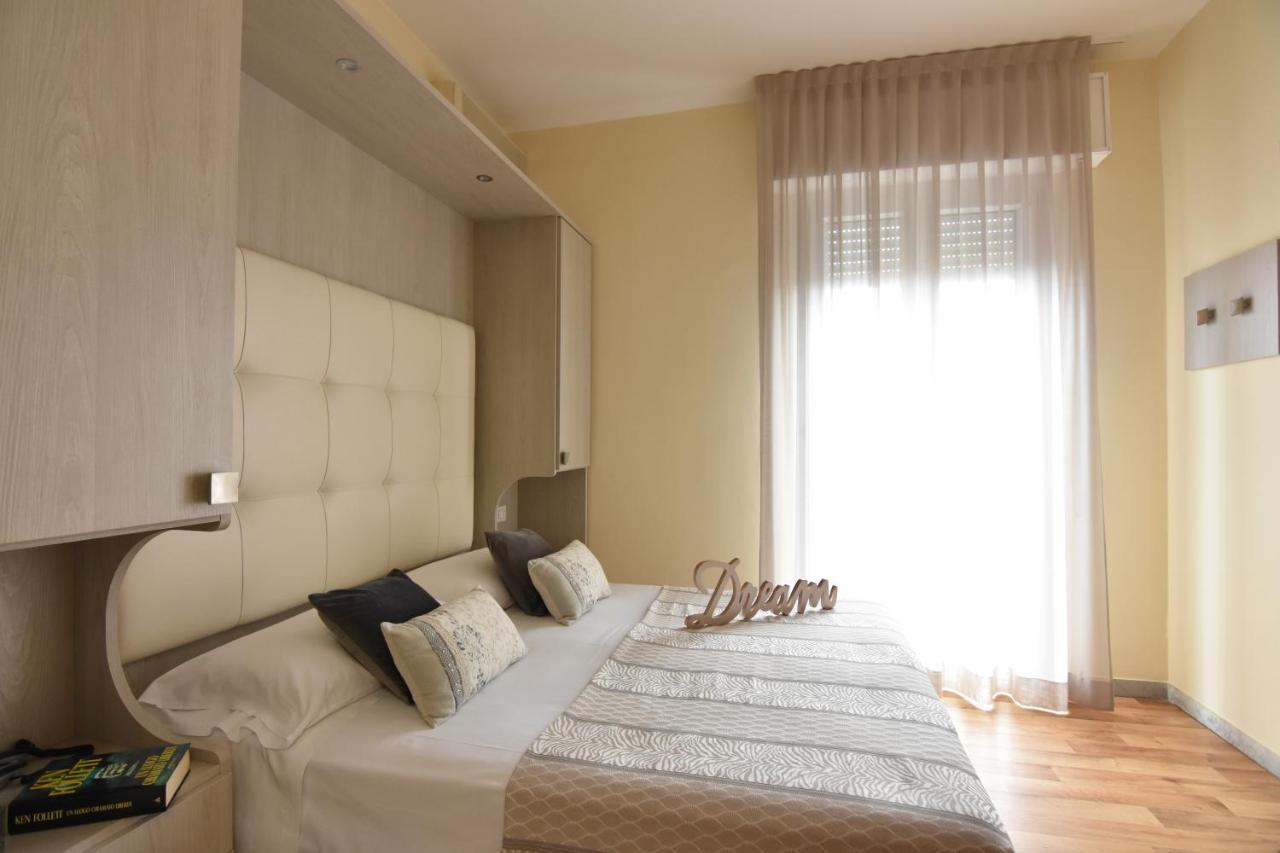 Hotel Jumbo Rimini Esterno foto