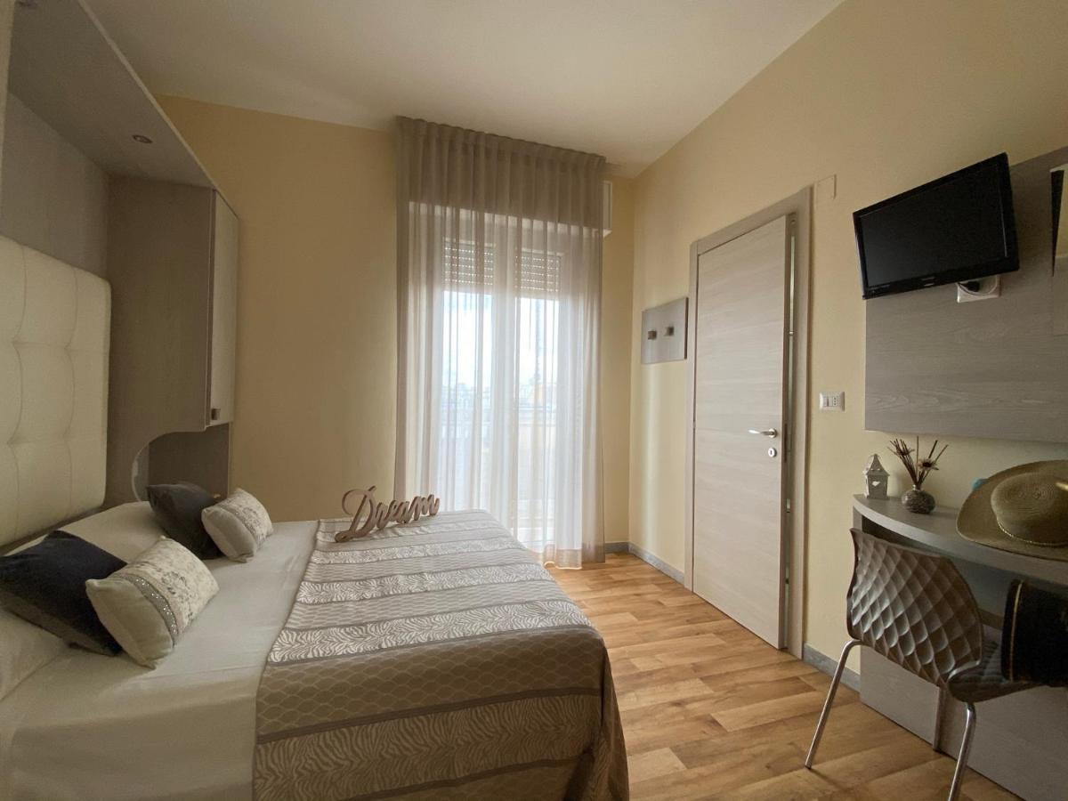 Hotel Jumbo Rimini Esterno foto
