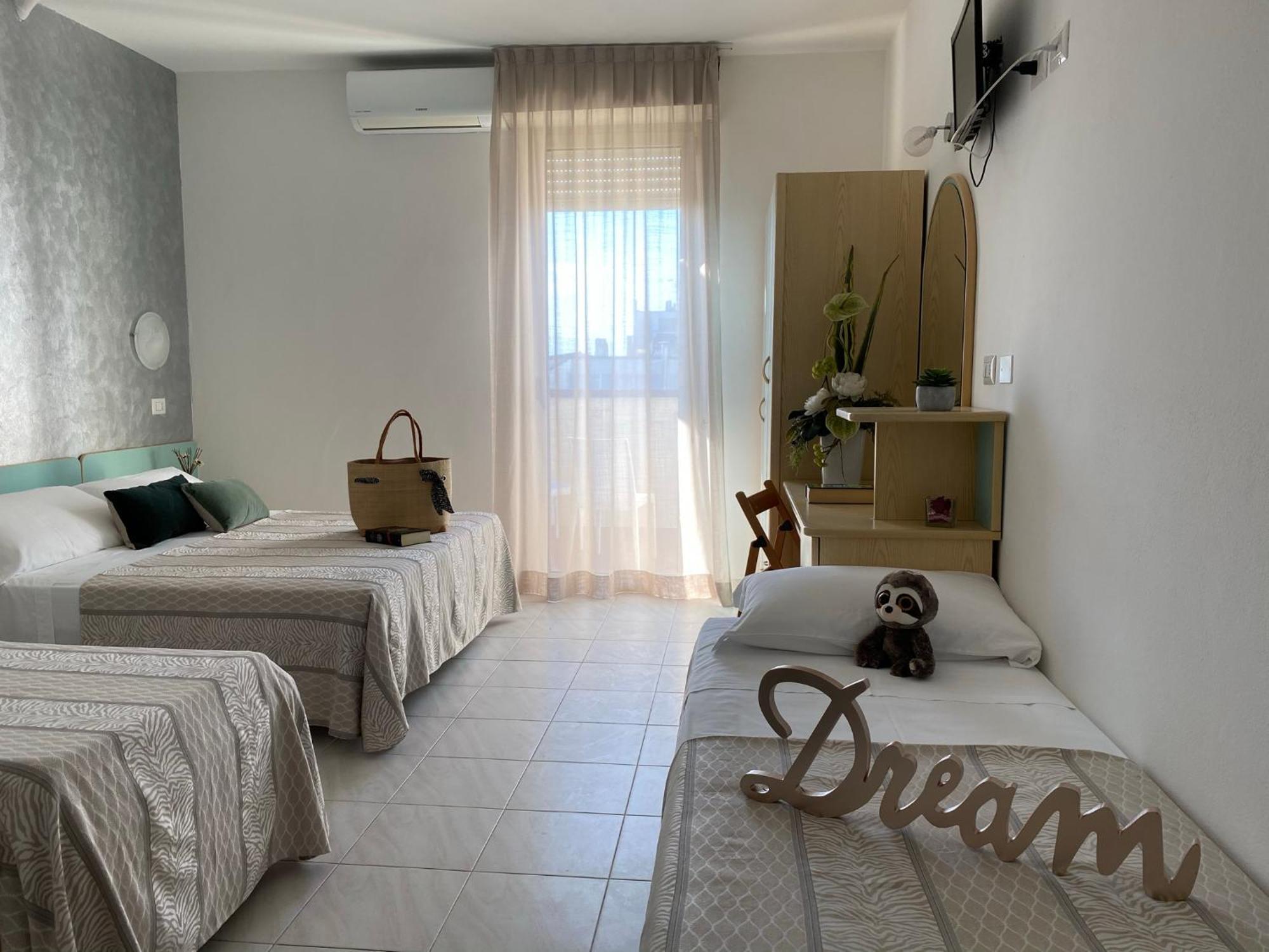 Hotel Jumbo Rimini Esterno foto