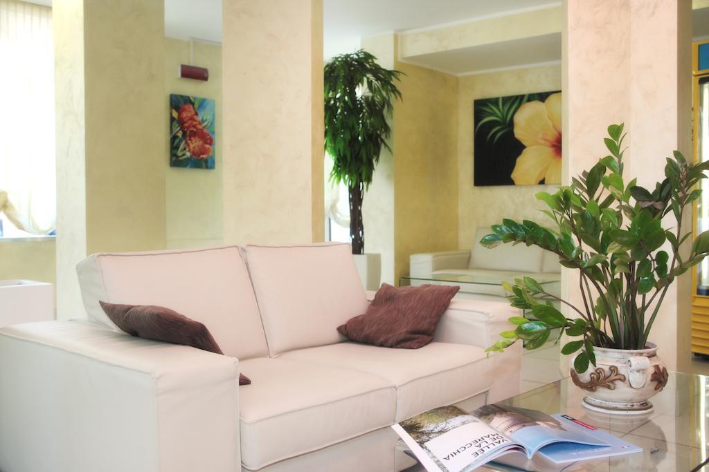 Hotel Jumbo Rimini Esterno foto