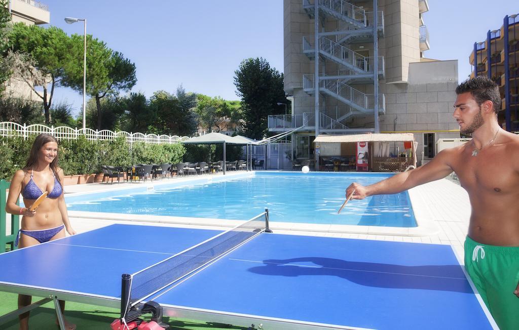 Hotel Jumbo Rimini Esterno foto