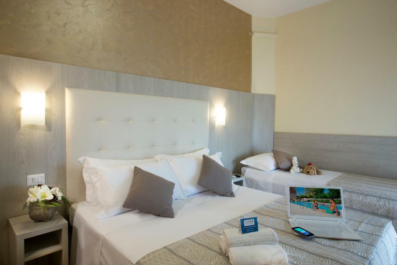 Hotel Jumbo Rimini Esterno foto