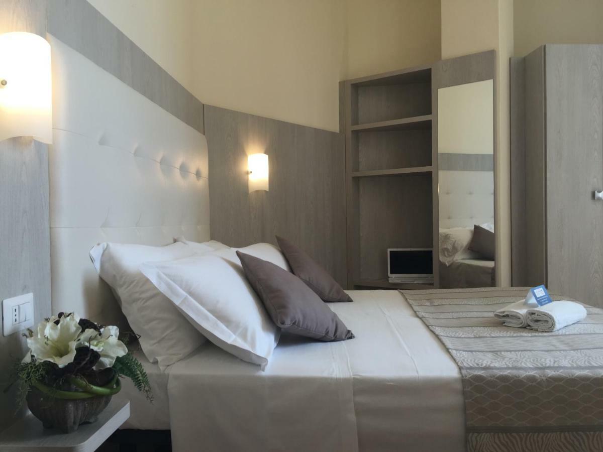 Hotel Jumbo Rimini Esterno foto
