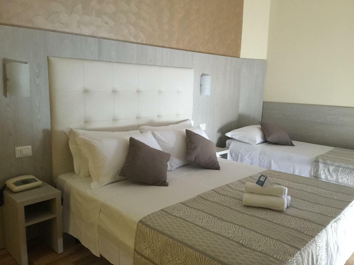 Hotel Jumbo Rimini Esterno foto